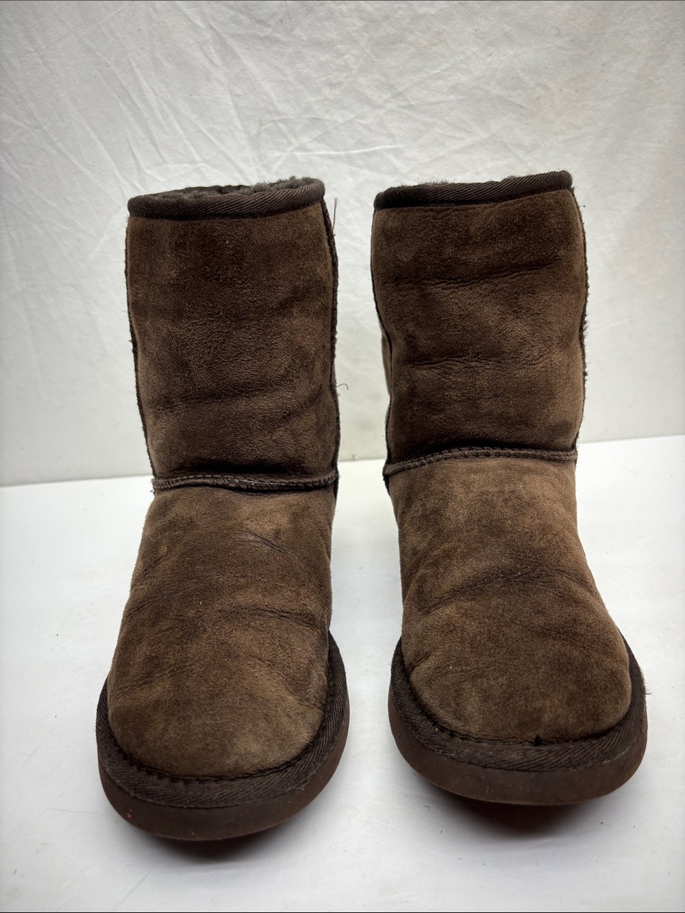 UGG Classic Short Boots, SZ 7, box 88